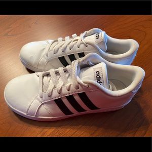 Girls Adidas cloudfoam sneakers